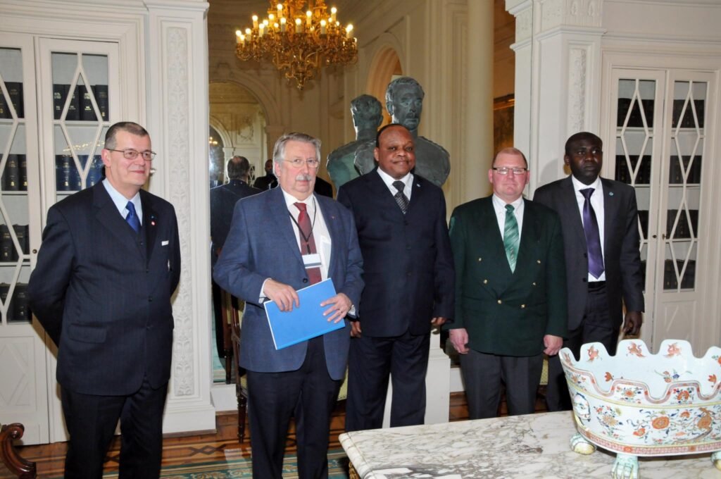 La délégation du CULPAC a rencontré Monsieur André Flahaut, Ministre d’État belge et, à l’époque, Président du Parlement fédéral, dans le cadre d’un échange institutionnel sur la paix internationale