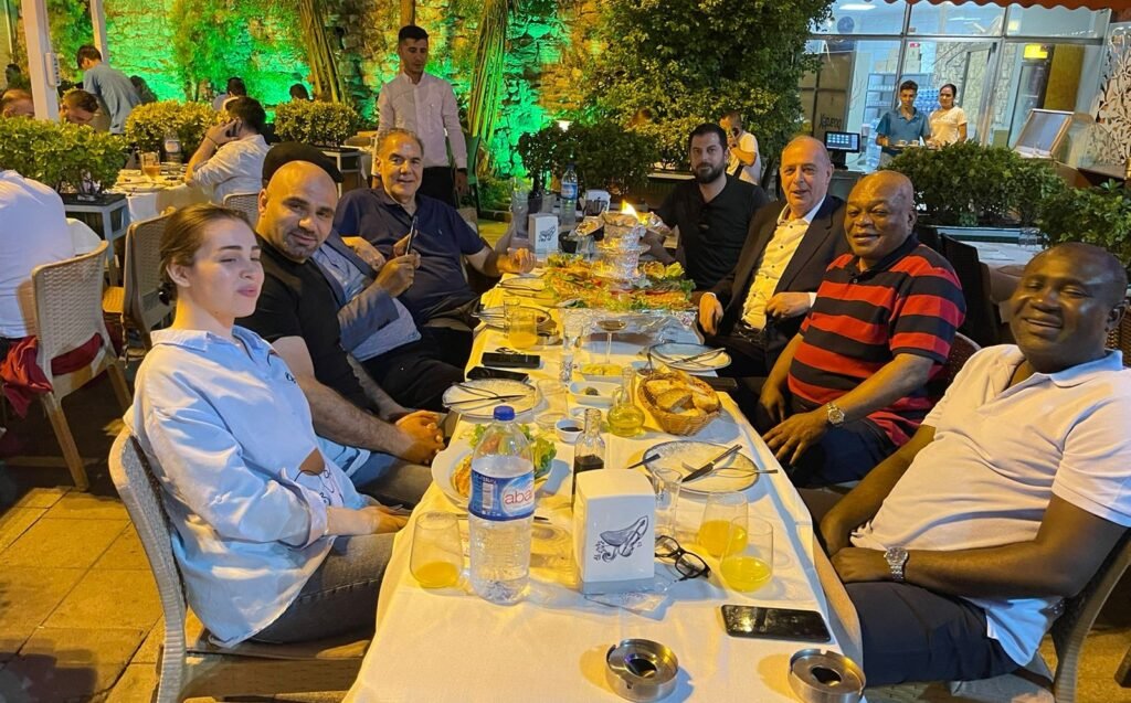 La délégation du CULPAC s’est rendue à Istanbul, en Turquie, dans le cadre d’une mission dédiée à la promotion de la paix et à la défense des droits humains entre les peuples. Cette visite s’inscrit dans la continuité des actions internationales menées par l’organisation en faveur du dialogue, de la coopération et du rapprochement entre les nations